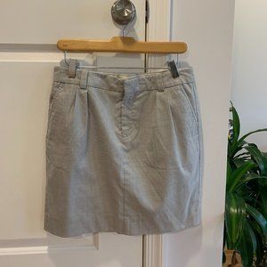 Gap (size 6) short gray skirt